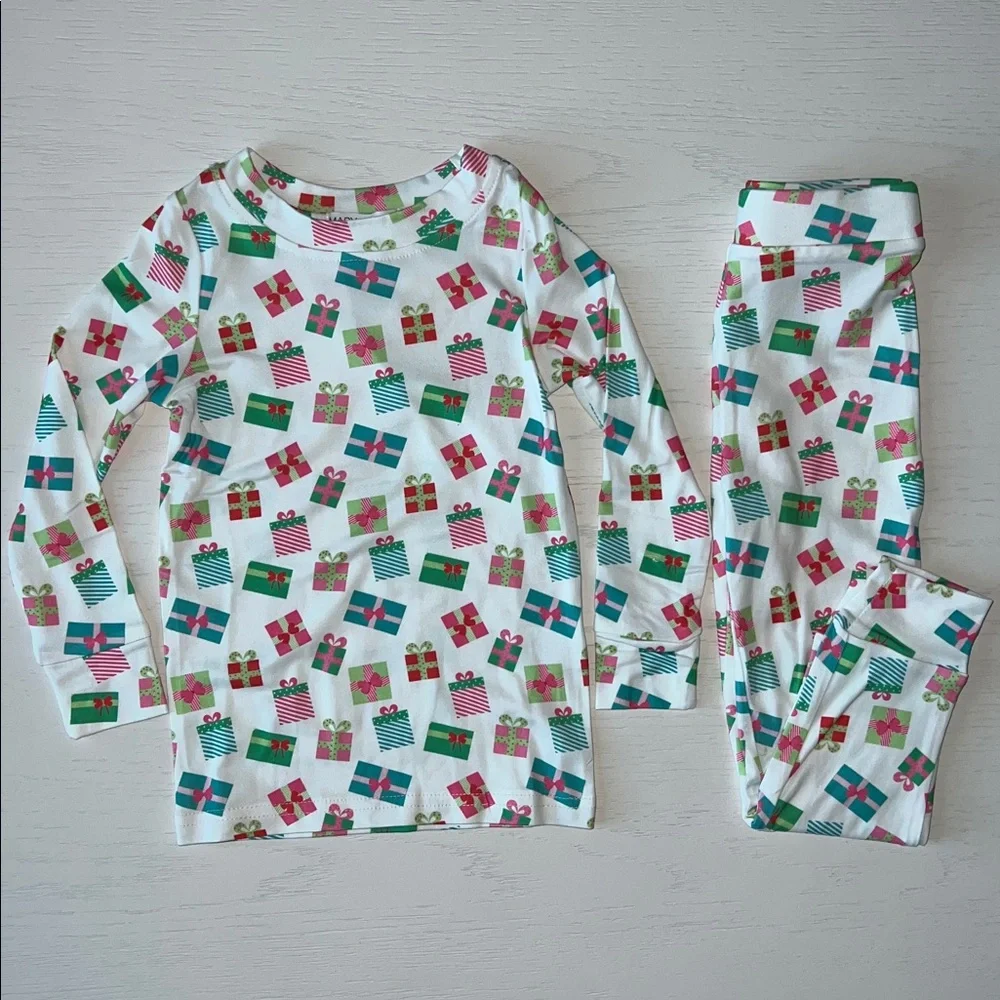 🎄Mary Square Christmas Presents Holiday Pajama Set 2T 3T
